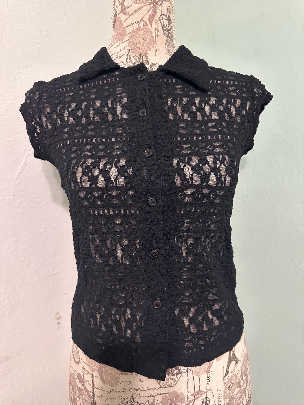 Y2K grunge gothic Black lace cap sleeve Button-Front Top size large USA sheer
